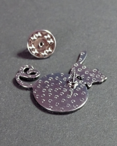 Katze mit Wolle - Pin